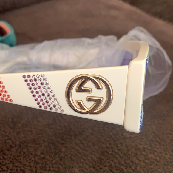 😊100% Authentic, 61 MM white multi Gucci glasses 👓 (SOLD OUT) - Picture 11 of 14